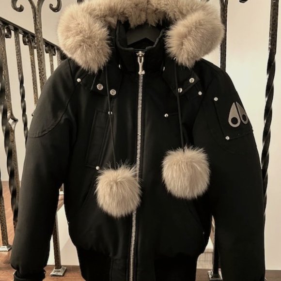Moose Knuckle - Original Debbie Bomber Fur - Picture 1 of 7